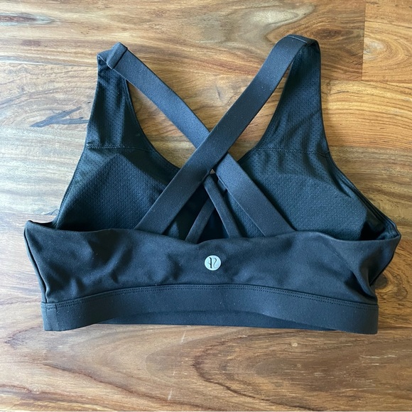 NWT Running Girl Criss-Cross Strappy Sports Bra Medium Support Removable Cups - Picture 11 of 13